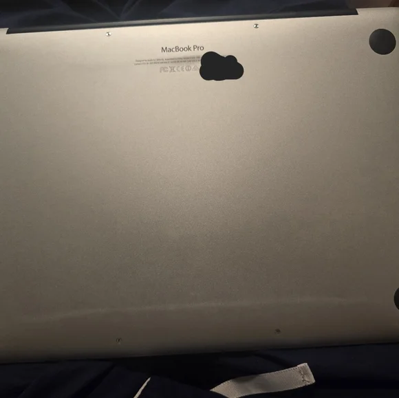 Apple MacBook Pro 13-inch, a portable and powerful laptop. - Picture 6 of 6